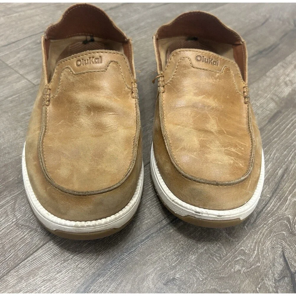 OluKai multiple scuffs